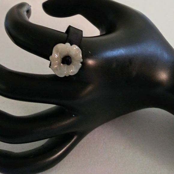 Leather Band Jade flower Ring - Picture 6 of 8